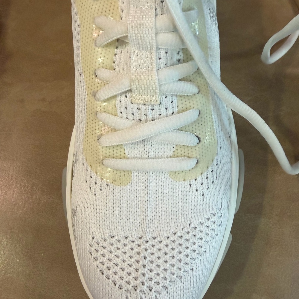 Steve Madden White and Cream Knit Sneakers - Picture 6 of 6